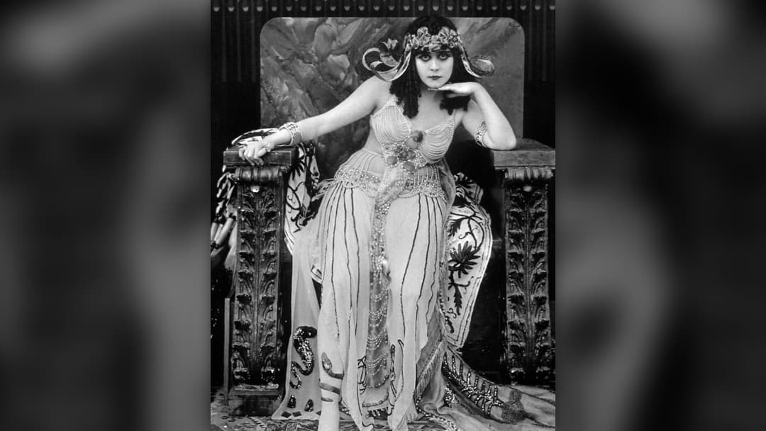 Silent film star Theda Bara in costume as Cleopatra in 1917