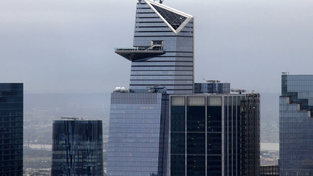 1,271-Foot Open-Air Skyscraper Ascent