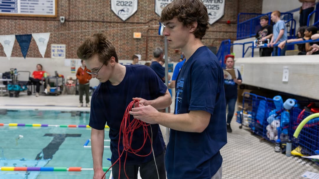 10. The Low-Cost Underwater ROV Robot