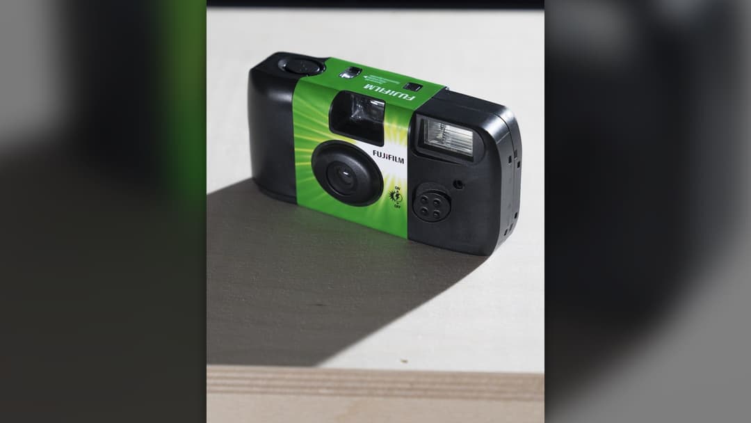 Single use disposable film camera