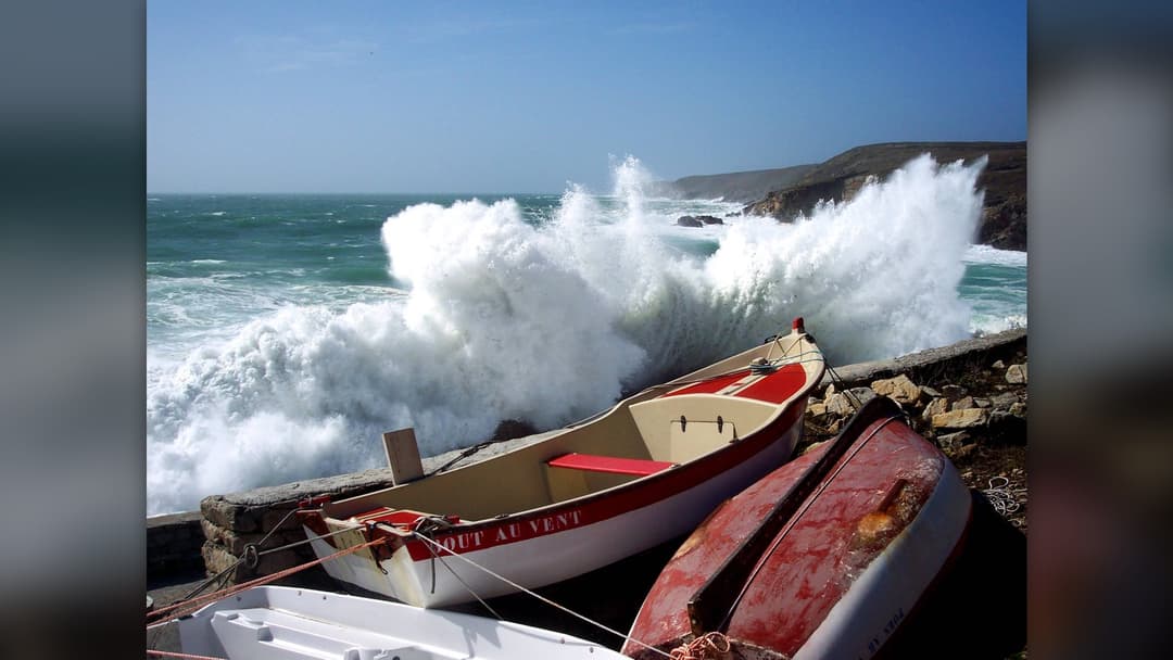 15. Sustained 80-Knot Hurricane Winds