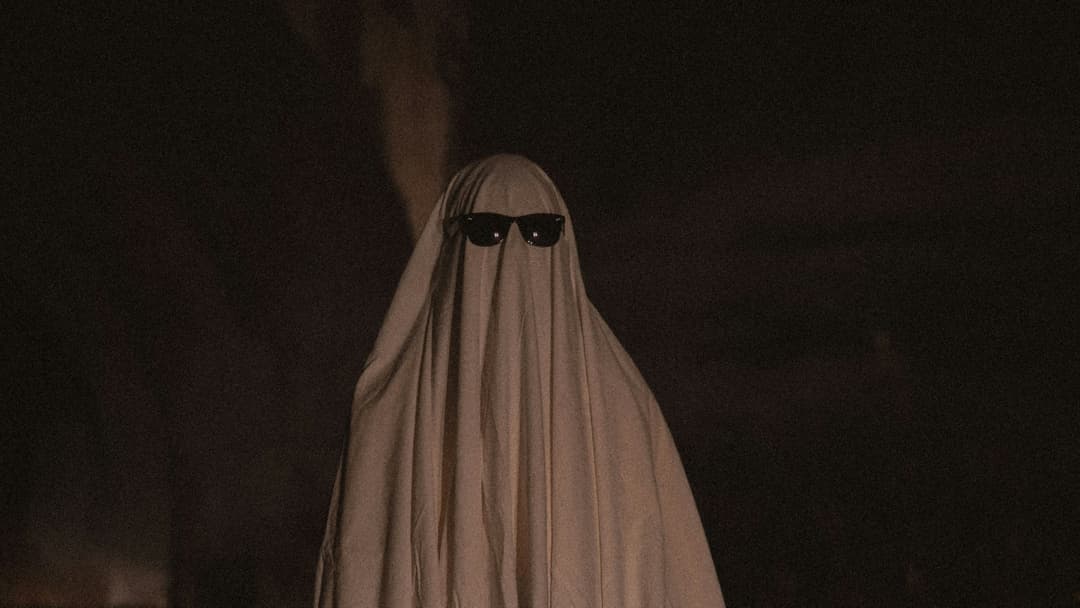 May, Classic Bed Sheet Ghost