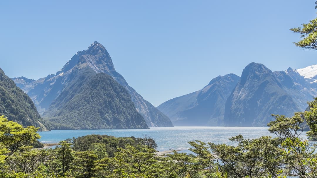 6. New Zealand - 526 Minutes / Day