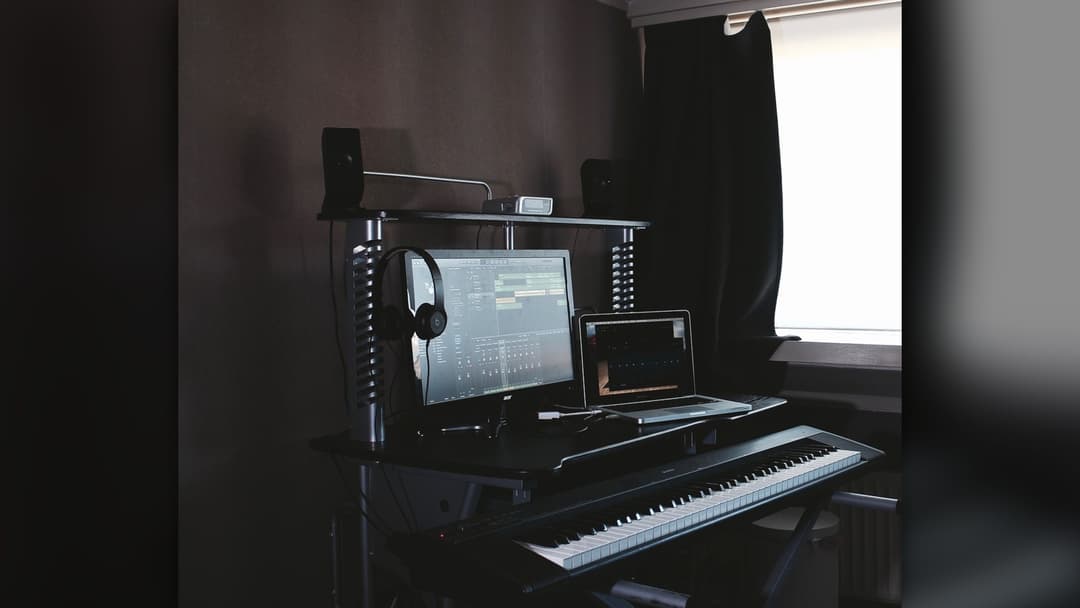 14. Six-Speaker Spatial Audio System