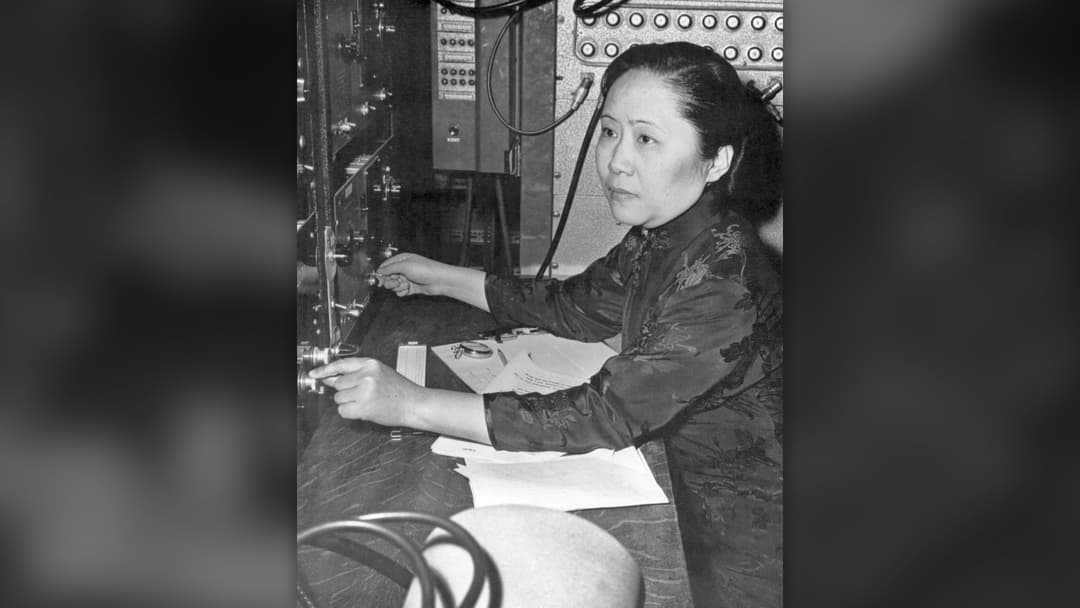 Physicist Dr. Chien-Shiung Wu working in her laboratory