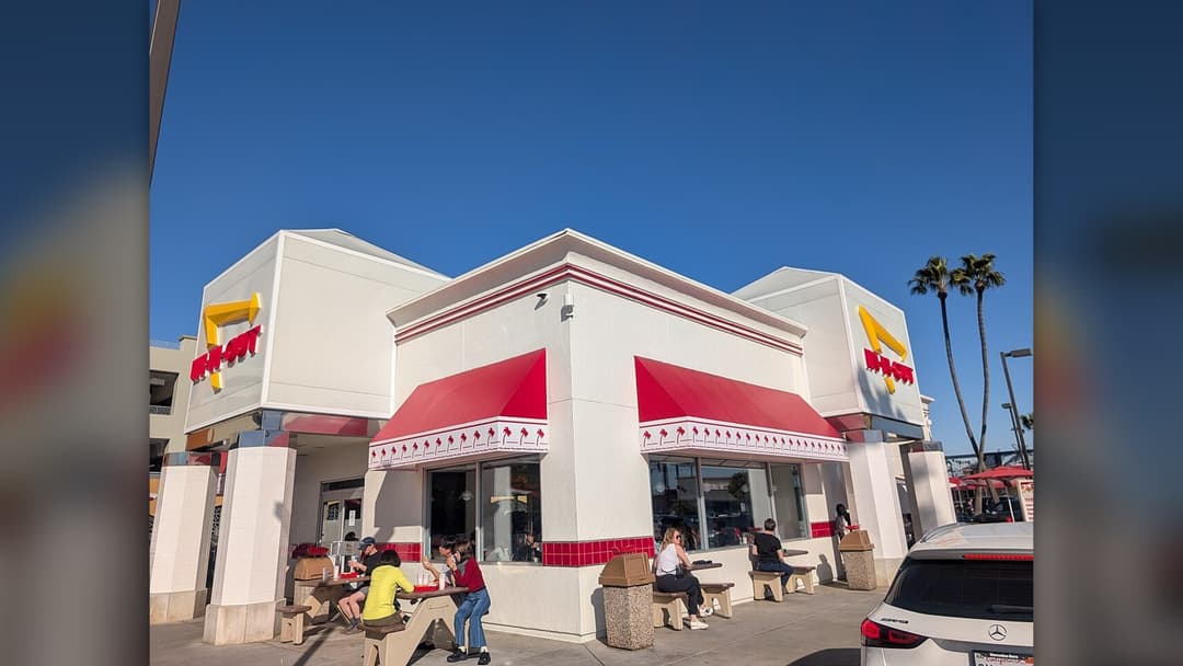 Exterior storefront photograph of In-N-Out Burger location in the United States.