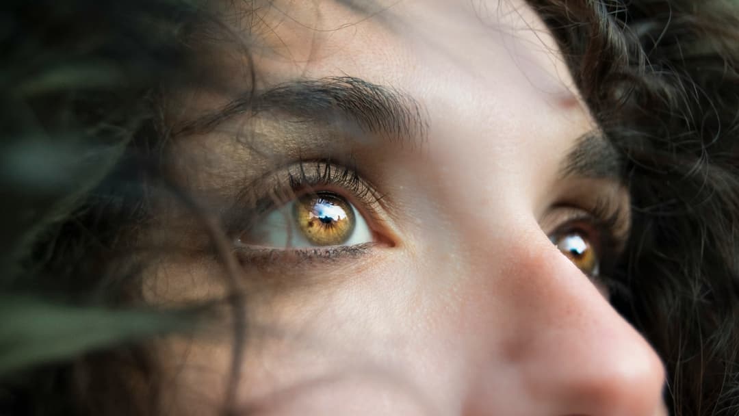 12. Hazel Eyes And Optical Chameleon Shifts