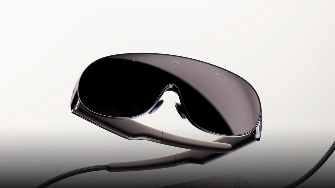 Angled perspective showing the open periphery beneath the visor lens and sleek temple clearance.