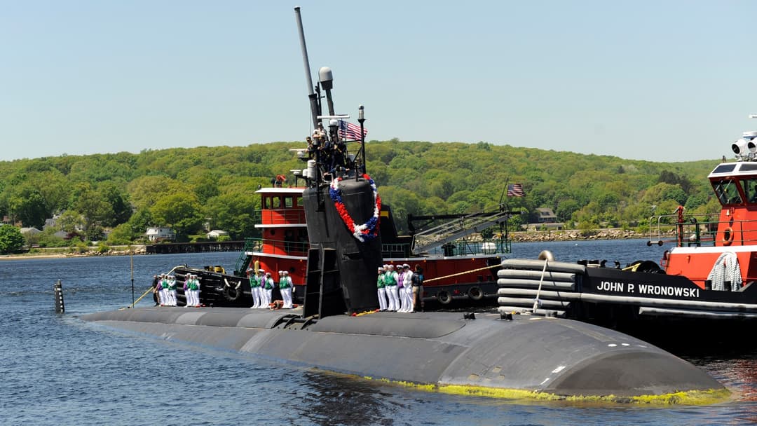 Los Angeles-class fast-attack submarine USS Hartford returning from Bahrain after its 2009 Strait of Hormuz collision.