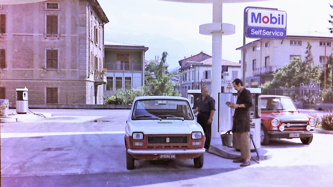 11. Getting Full Service Checks At Roadside Gas Stations