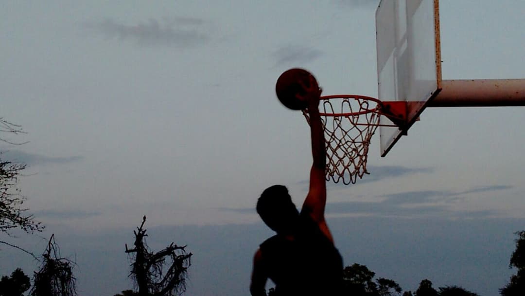 6. Chuck Nevitt (7 Ft 5 In, Tie)