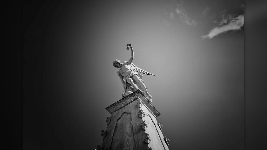 4. La Recoleta Cemetery, Buenos Aires (Argentina)