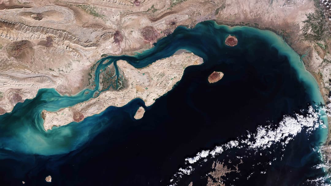 Copernicus Sentinel-2 satellite view of Qeshm Island and Hormuz Island in the Strait of Hormuz.
