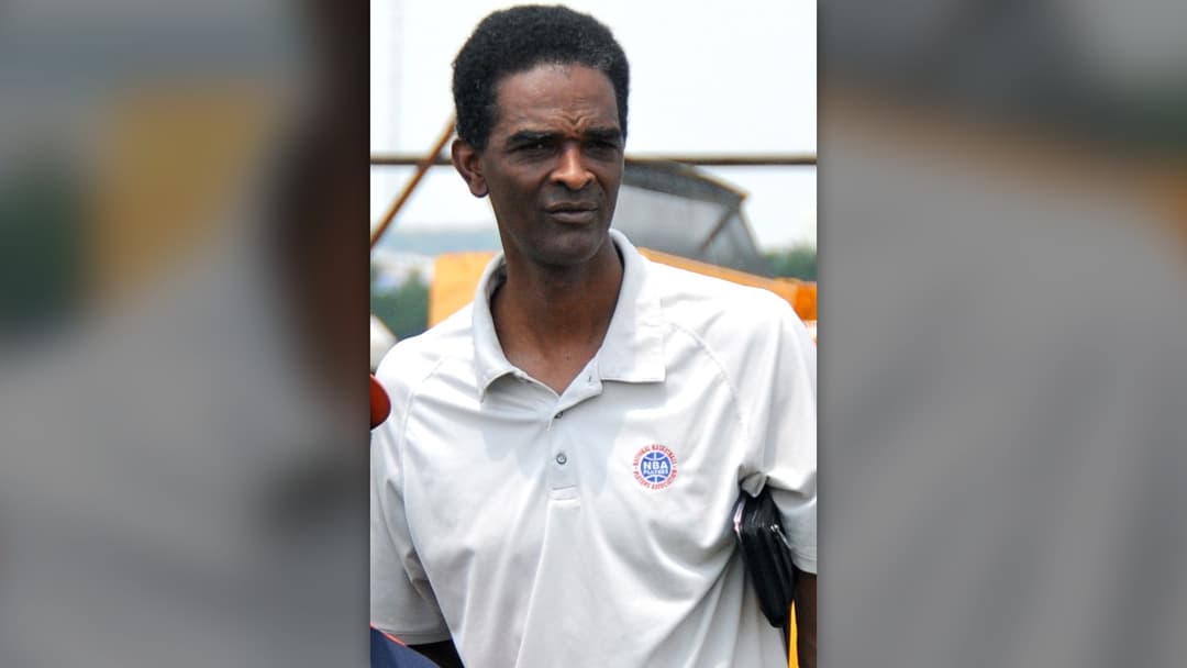 14. Ralph Sampson (7 Ft 4 In, Tie)