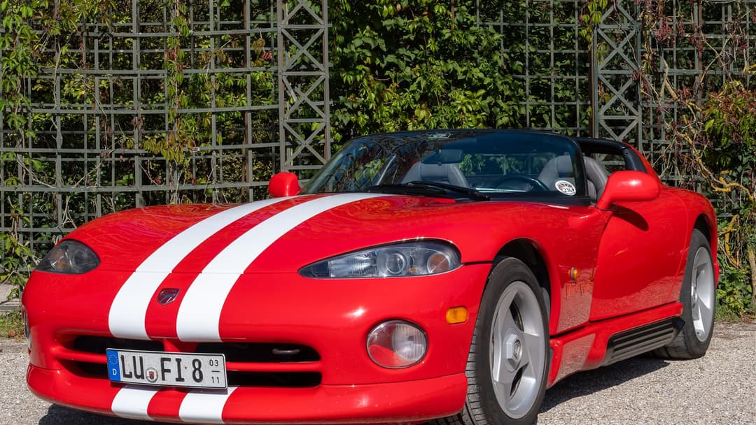 9. 1992 Dodge Viper RT/10