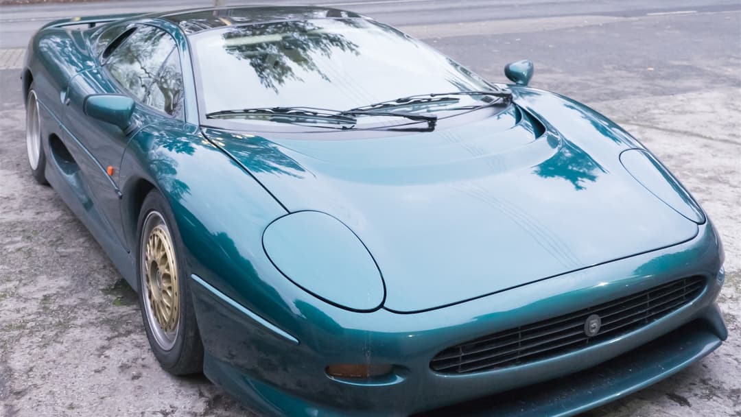 12. 1992 Jaguar XJ220