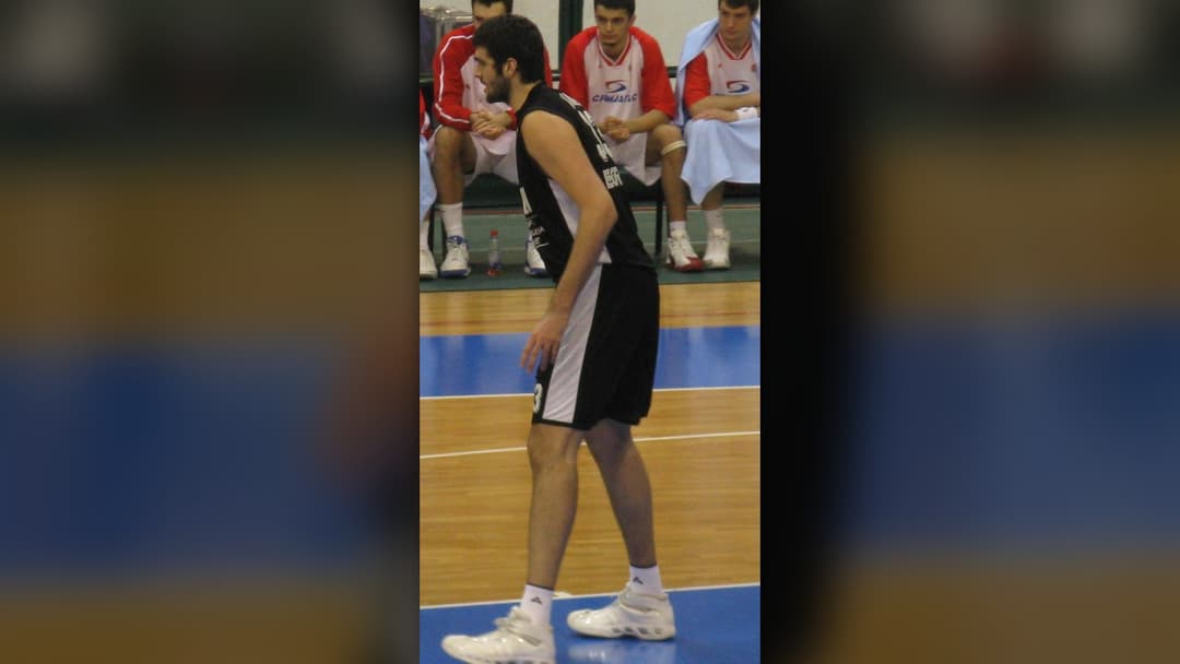 9. Slavko Vranes (7 Ft 5 In, Tie)