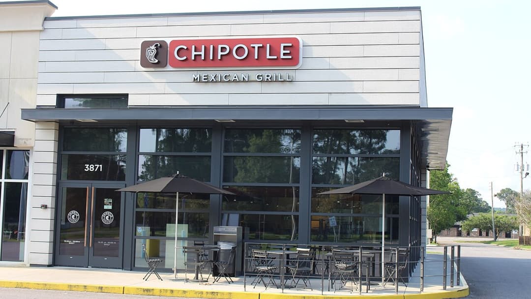 Exterior storefront photograph of Chipotle Mexican Grill location in the United States.