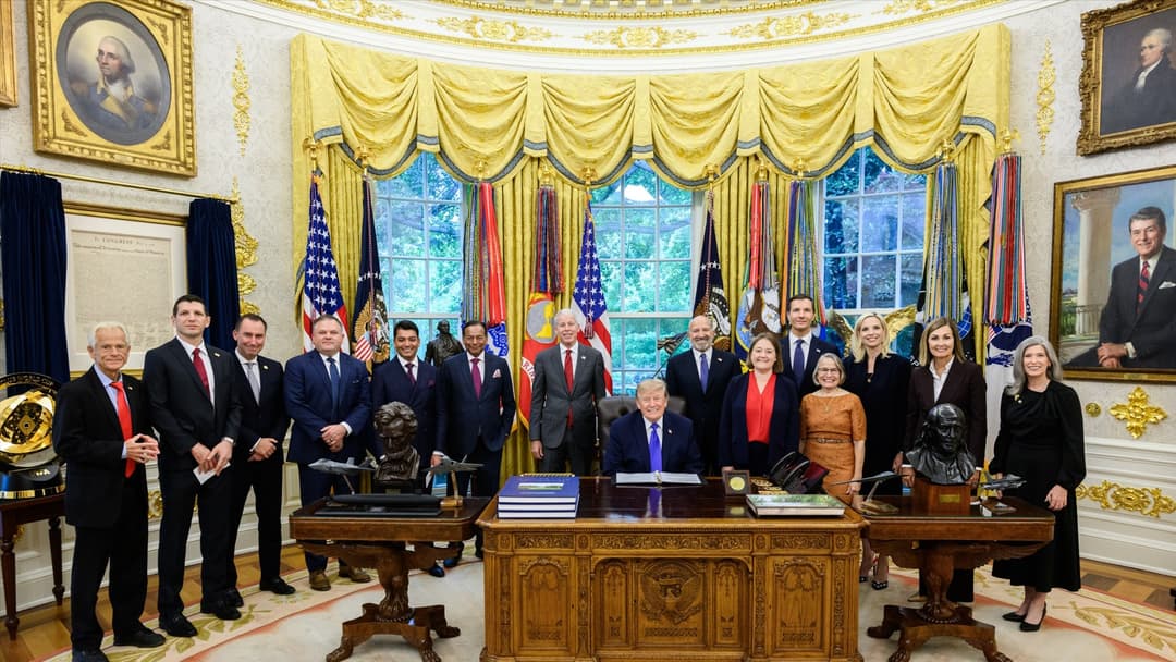 White House Oval Office Leadership (Donald Trump & Susie Wiles) - Cover Slide (White House 2026 Power Ranking)