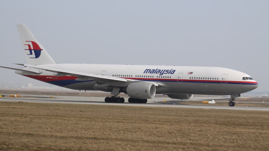 Malaysia Airlines Boeing 777-200ER registered 9M-MRO